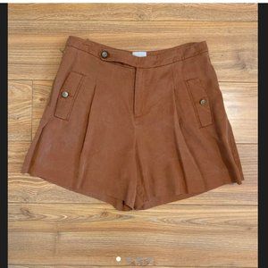 Pleated shorts
